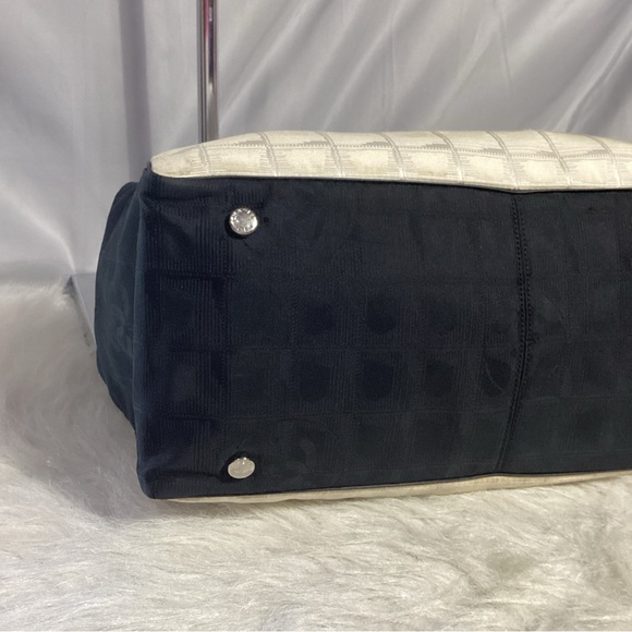 RARE Colorblockock CHANEL CC 10469355 Travel Line Nylon/ Leather Tote Bag - Picture 8 of 14